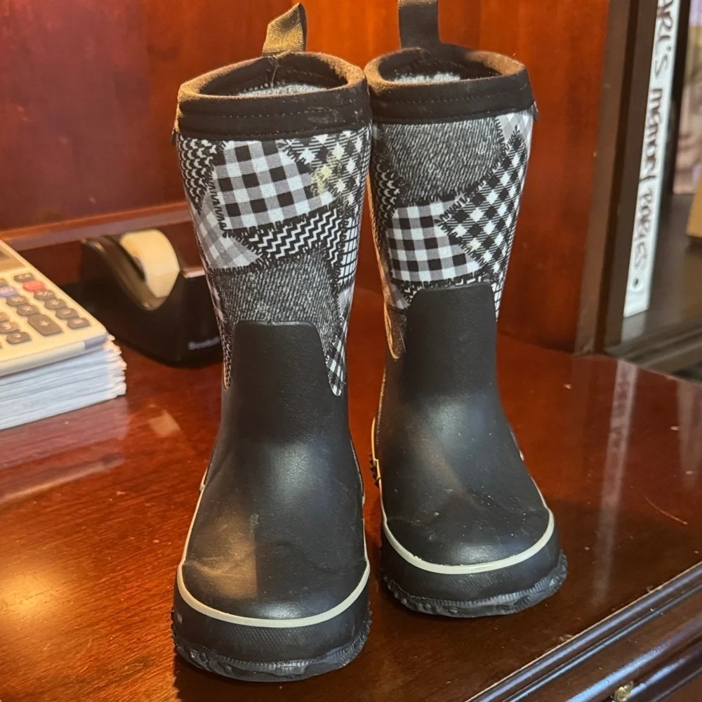 Black and White Girls Rubber Boots - Picture 1 of 5